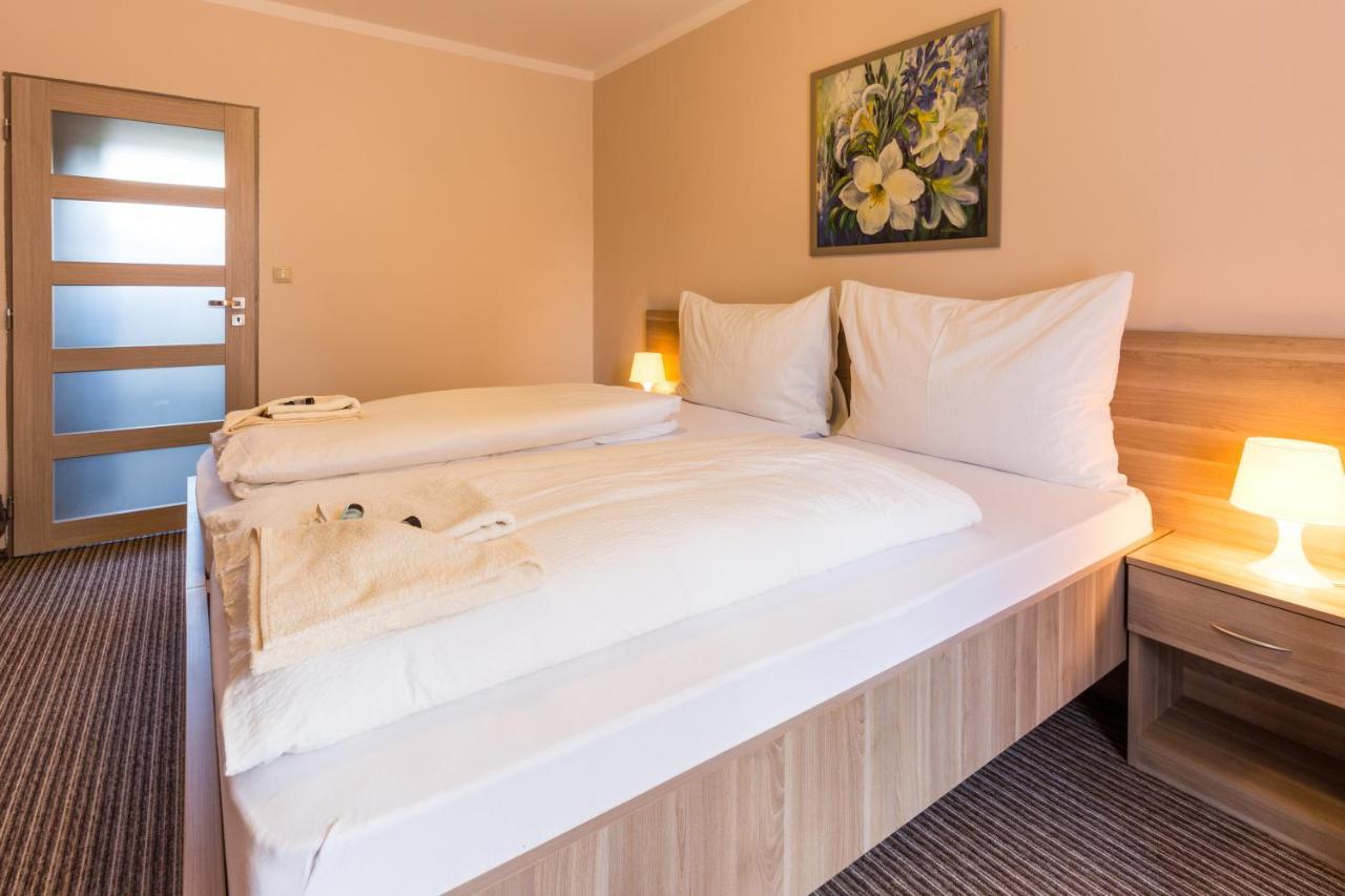 Bed & Breakfast Hotel Perla Nové Mesto nad Váhom المظهر الخارجي الصورة